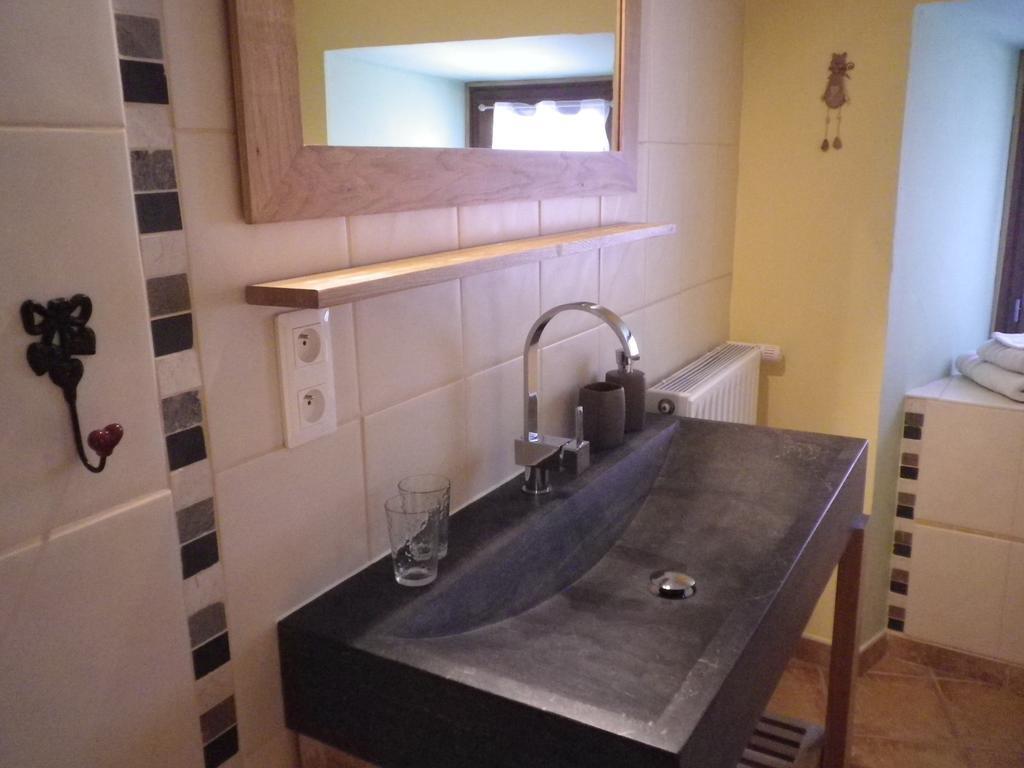 La Pierre Trouee Chambre D'Hotes Châteauneuf-de-Randon Exteriör bild