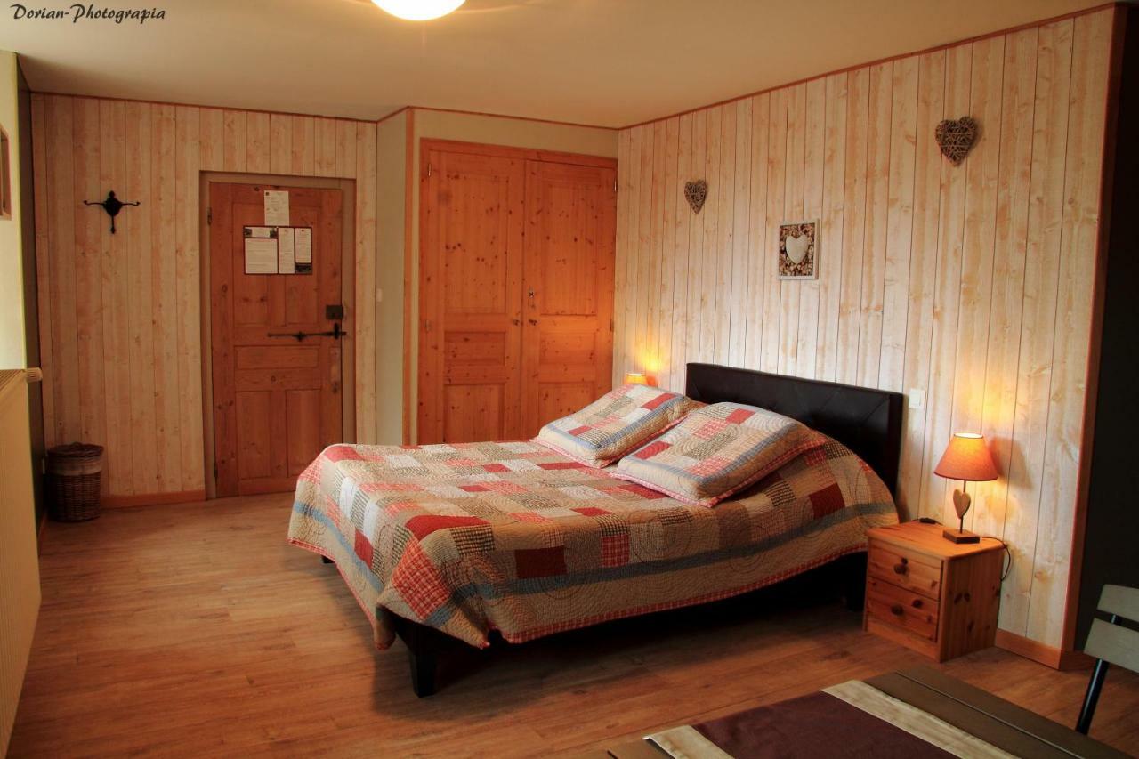 La Pierre Trouee Chambre D'Hotes Châteauneuf-de-Randon Exteriör bild