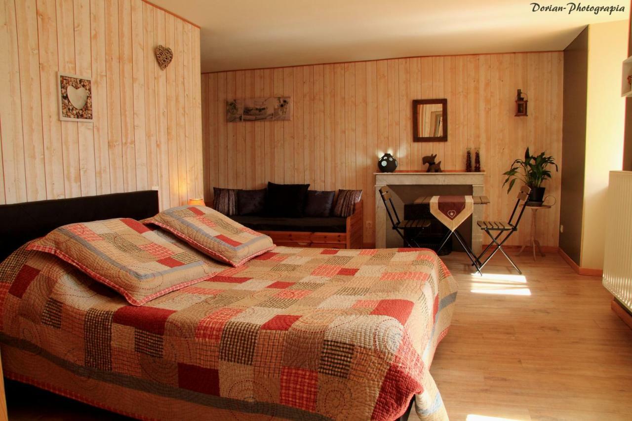 La Pierre Trouee Chambre D'Hotes Châteauneuf-de-Randon Exteriör bild